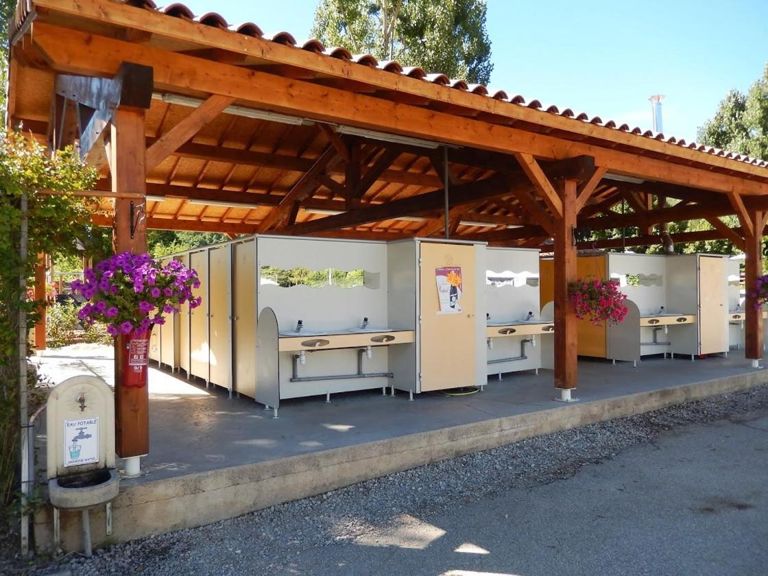 Hotel Les Chapelains Saillans  Zewnętrze zdjęcie